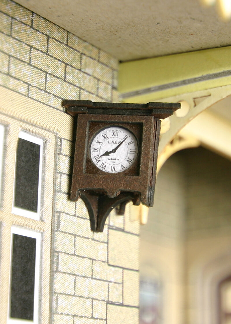 PO515 Station Clock